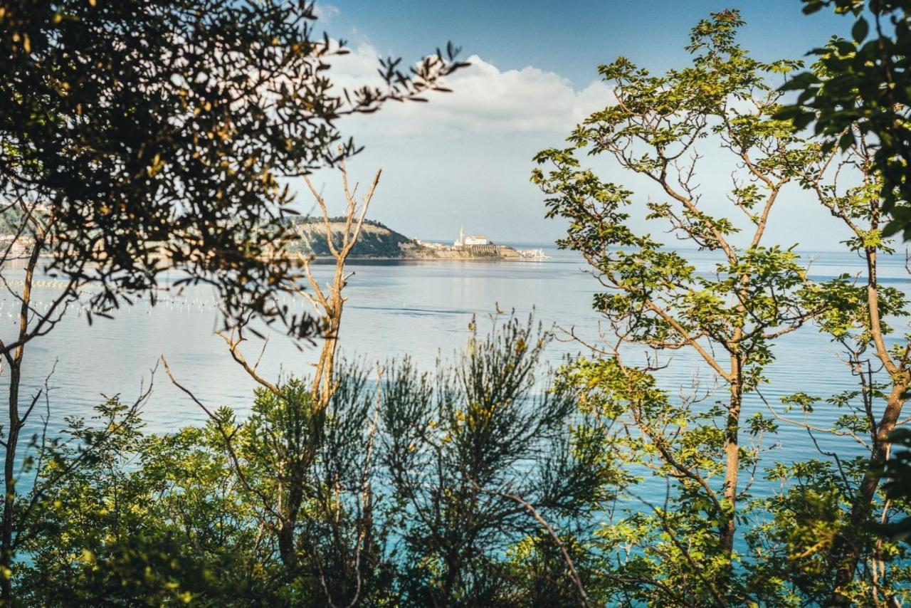 Apartment Burja Portoroz Bagian luar foto